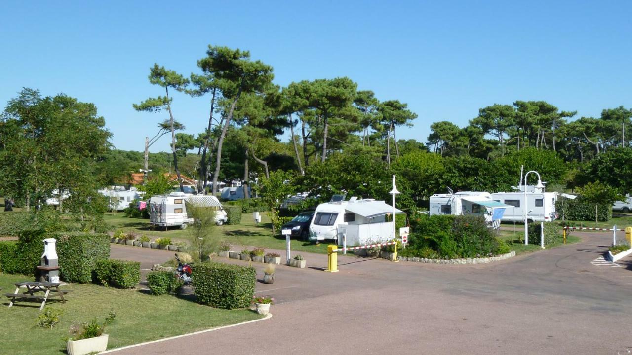 ホテル Camping Le Puits De L'Auture サン・パレ・シュル・メール エクステリア 写真